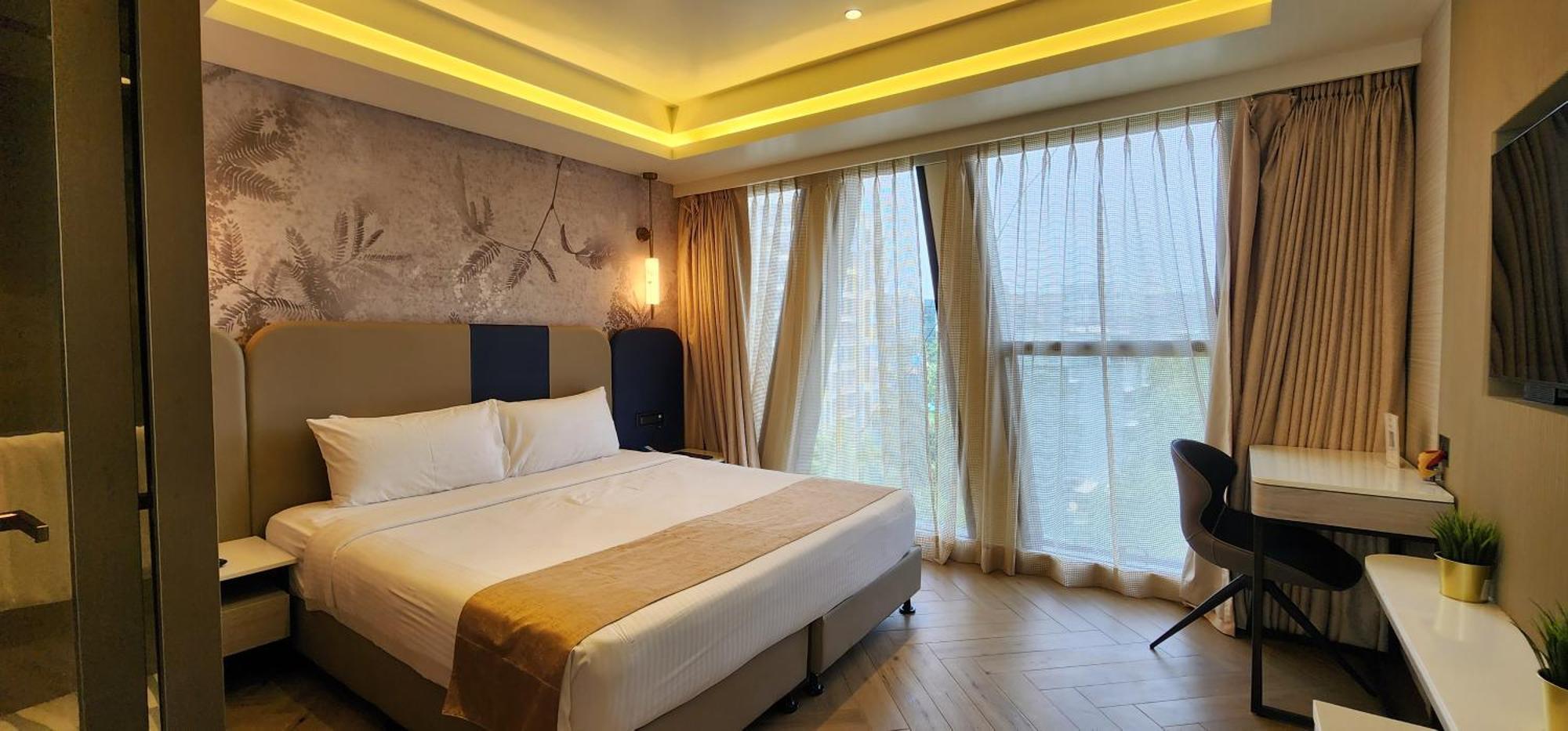 Dragonfly Hotel - The Art Hotel Мумбай Екстериор снимка