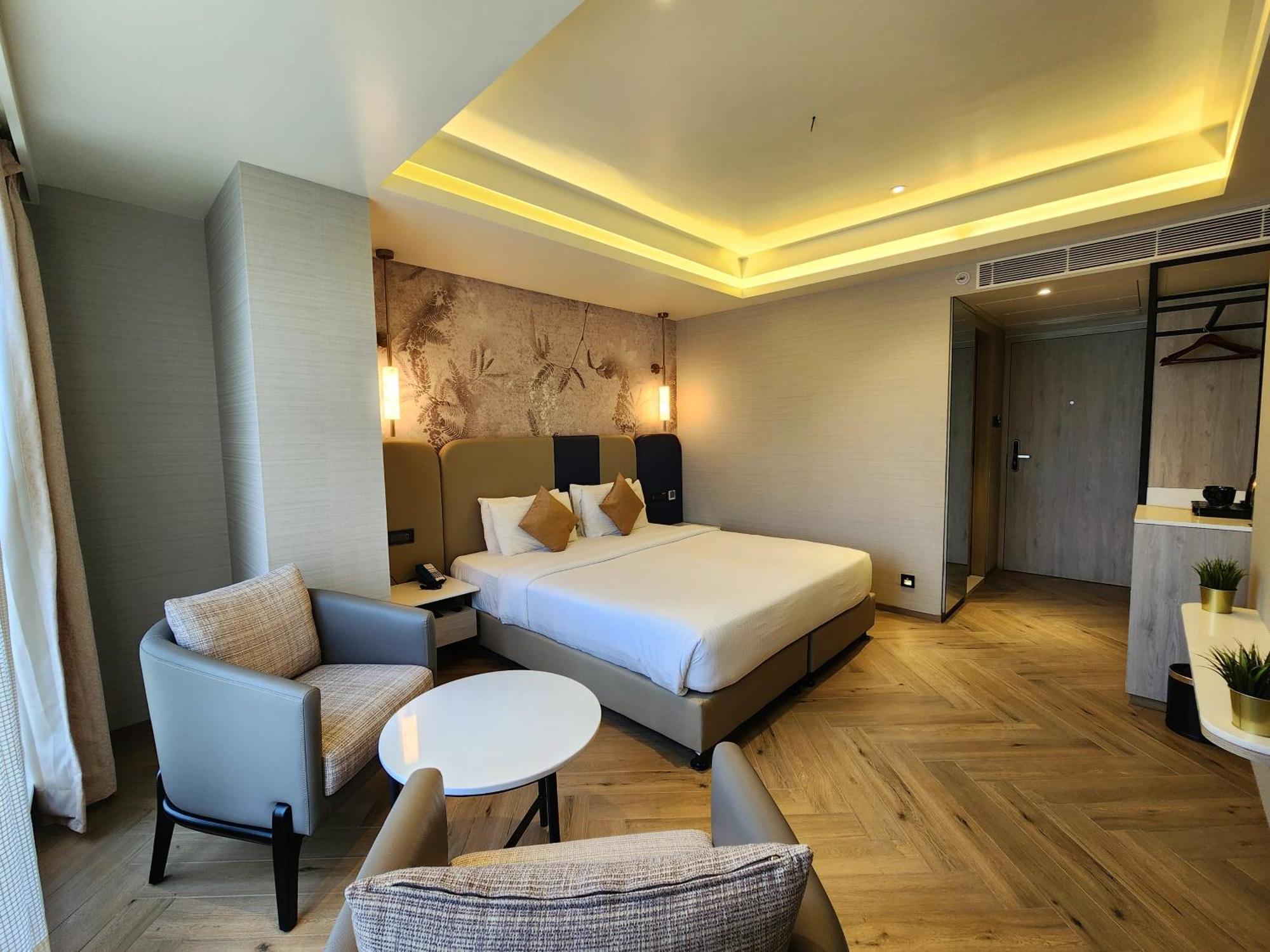 Dragonfly Hotel - The Art Hotel Мумбай Екстериор снимка
