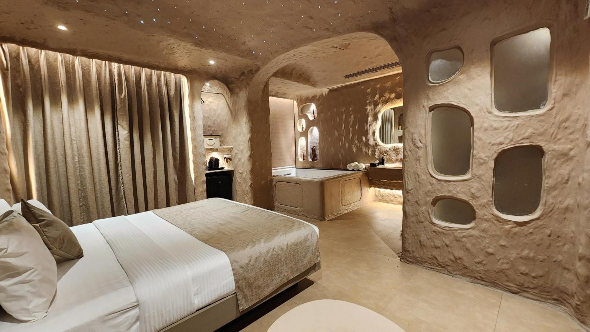 Dragonfly Hotel - The Art Hotel Мумбай Екстериор снимка