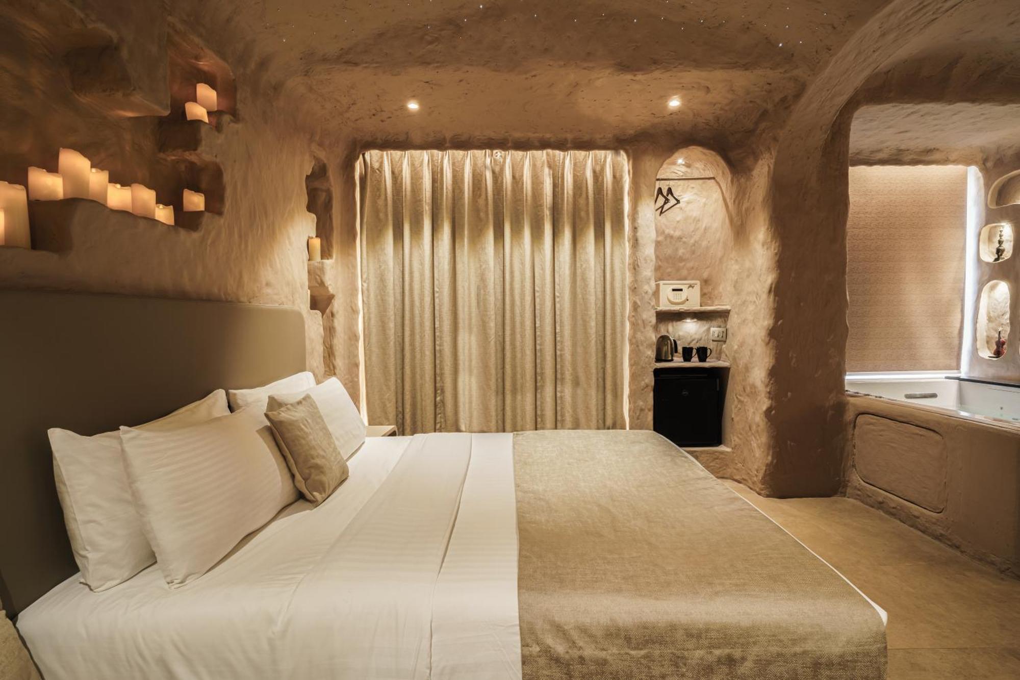 Dragonfly Hotel - The Art Hotel Мумбай Екстериор снимка