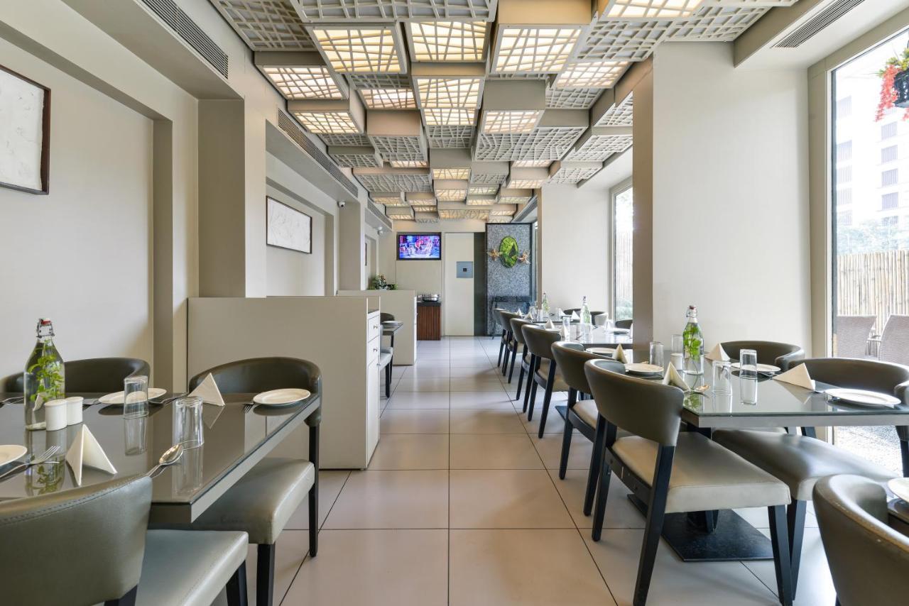 Dragonfly Hotel - The Art Hotel Мумбай Екстериор снимка